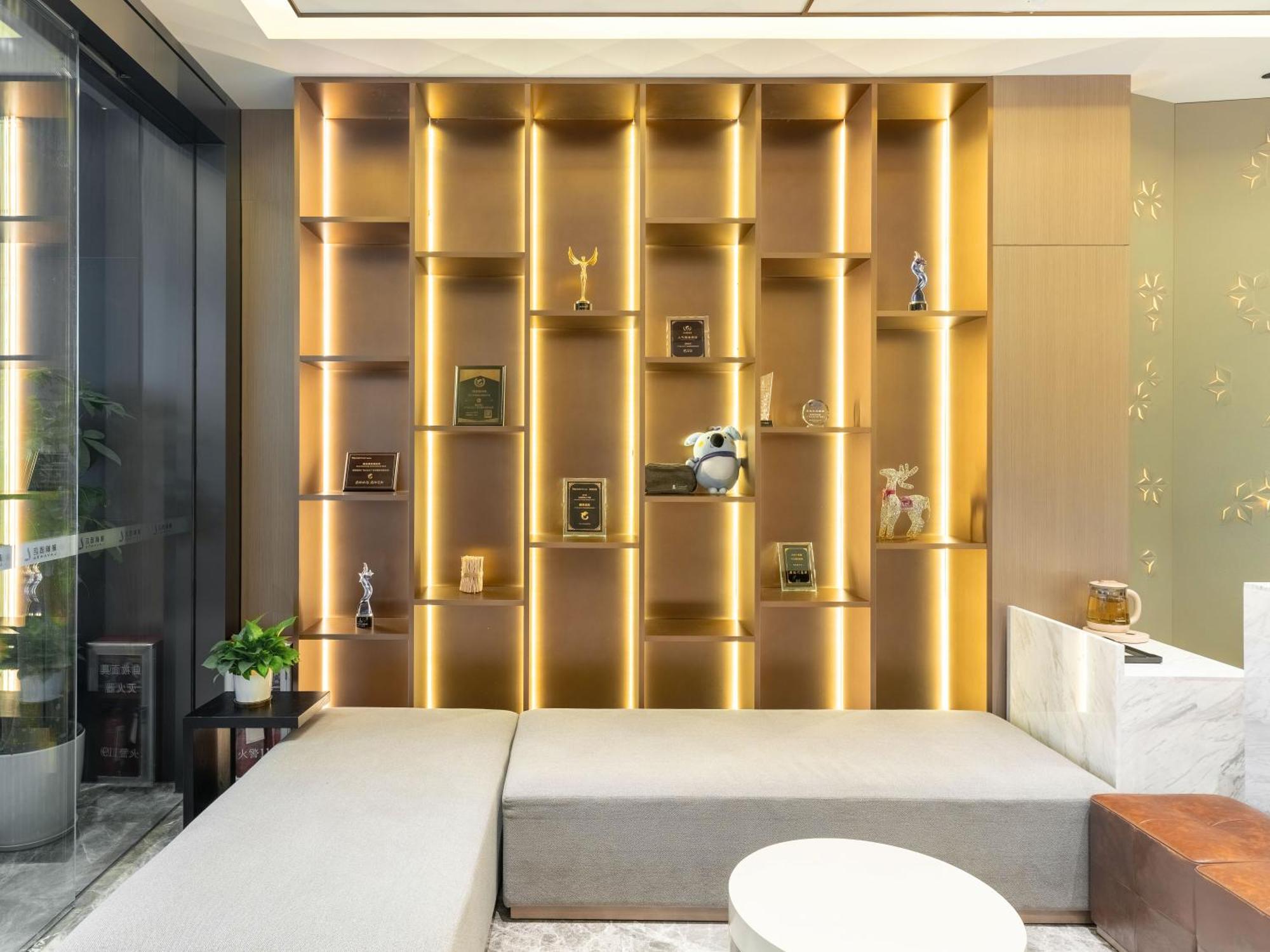 Lavande International Hotel Guangzhou Taikoo Hui Square Shipaiqiao Metro Station Branch - Free Shuttle Bus To Canton Fair Complex During Canton Fair Period & Free Vpn Internet Access Extérieur photo